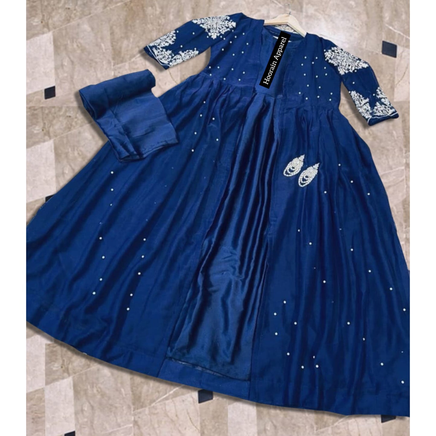 Embroidery Gown with inner ✨👗