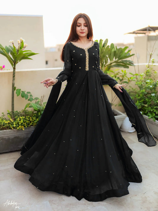 *Stylish Embroidery &Pulse Attached Maxi 3pec🥰*